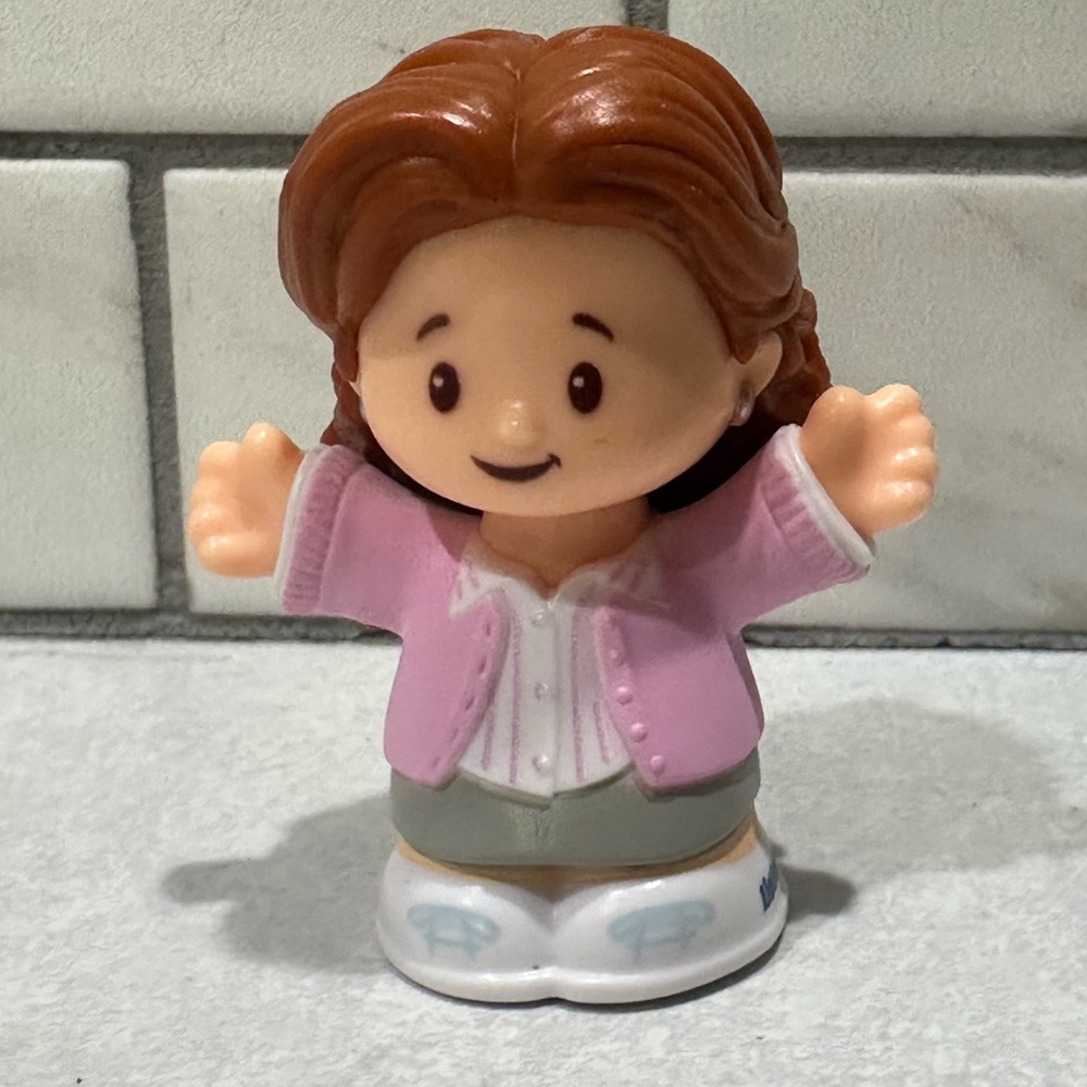 Fisher Price Little People Lot. Includes The Office Figure Set, Jim, Pam, Dwigh - Picture 5 of 11
